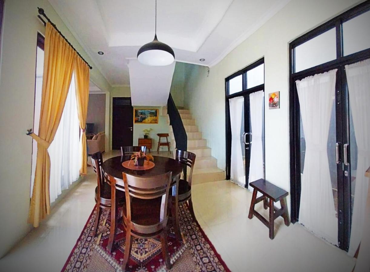 Gated 3Br Residence - 10 Mins From Malioboro ジョグジャカルタ エクステリア 写真