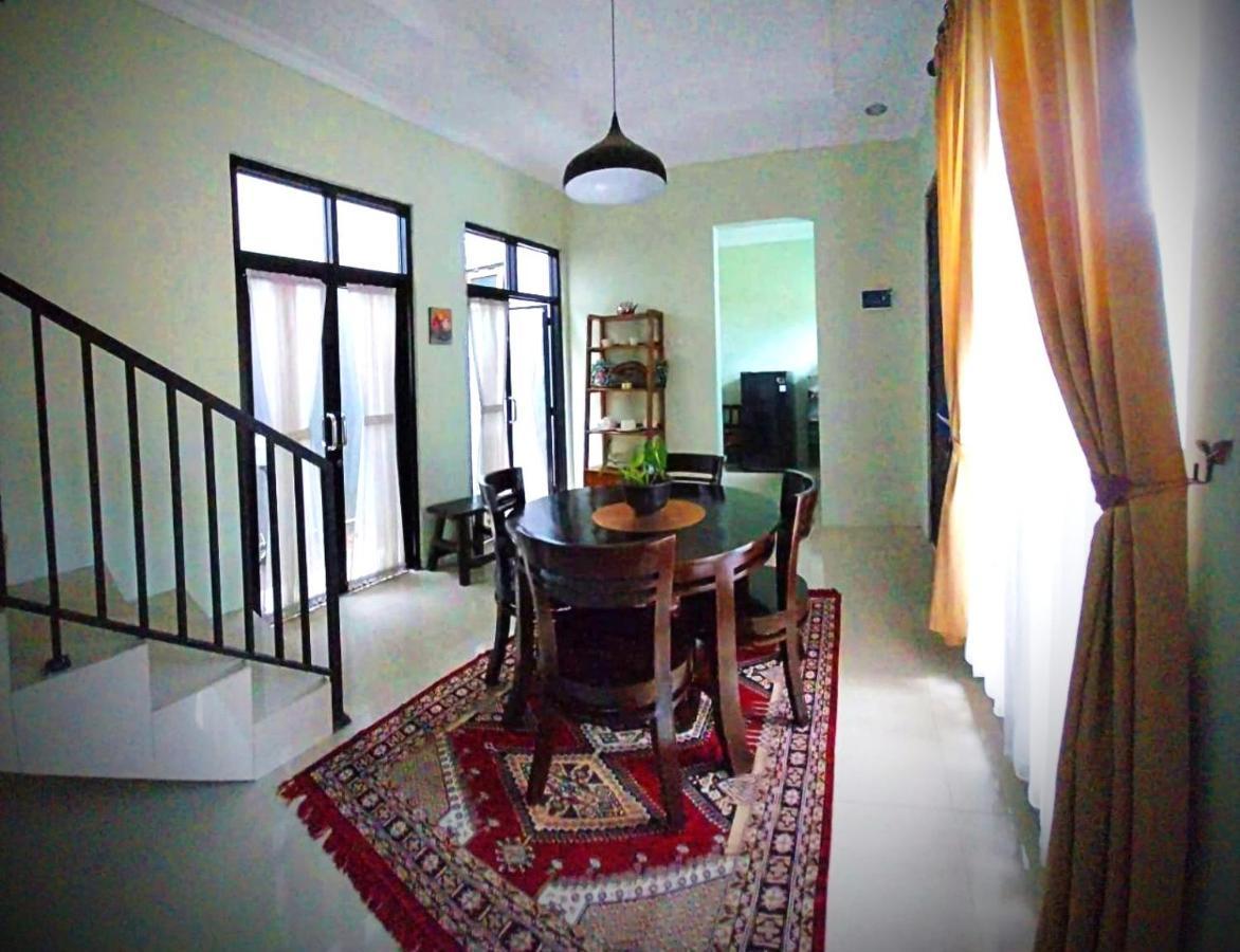 Gated 3Br Residence - 10 Mins From Malioboro ジョグジャカルタ エクステリア 写真