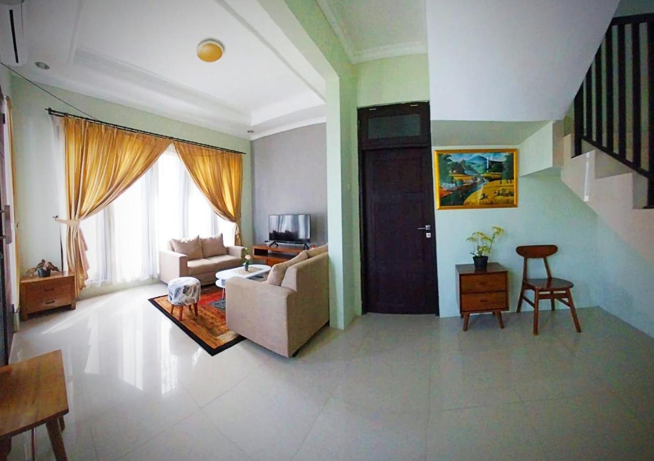 Gated 3Br Residence - 10 Mins From Malioboro ジョグジャカルタ エクステリア 写真