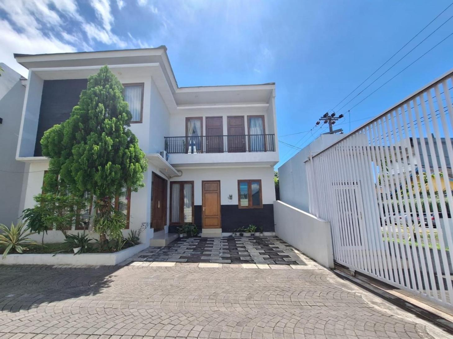 Gated 3Br Residence - 10 Mins From Malioboro ジョグジャカルタ エクステリア 写真